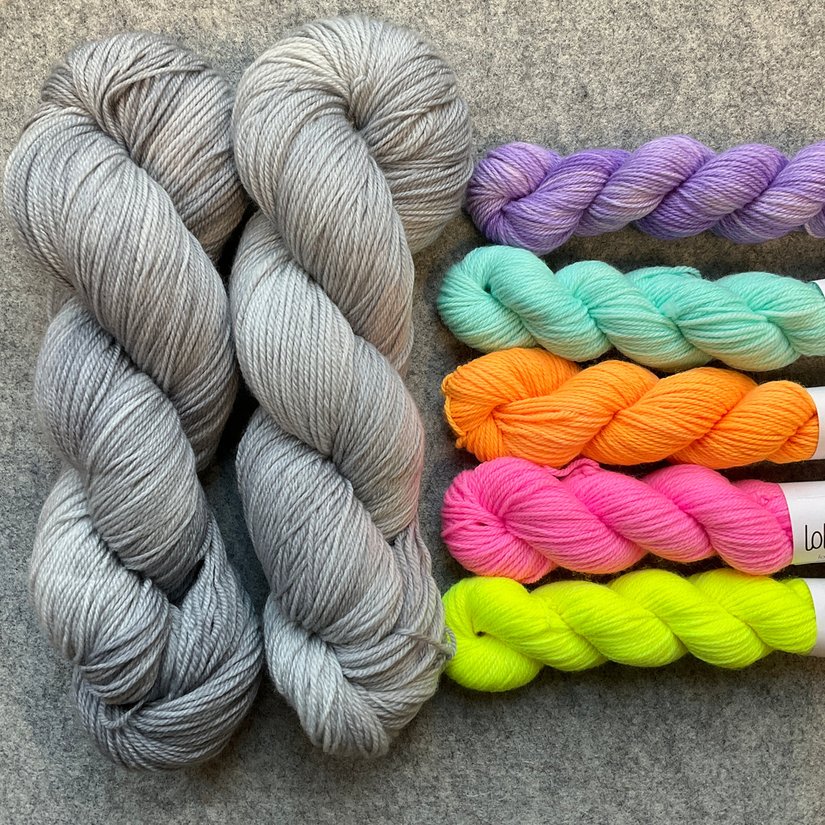 Show Your Colors Shawl by Paper Daisy Creations (Lisa Ross) KIT