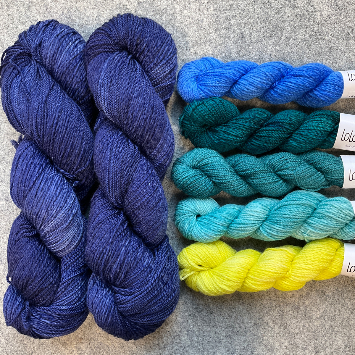 Show Your Colors Shawl by Paper Daisy Creations (Lisa Ross) KIT