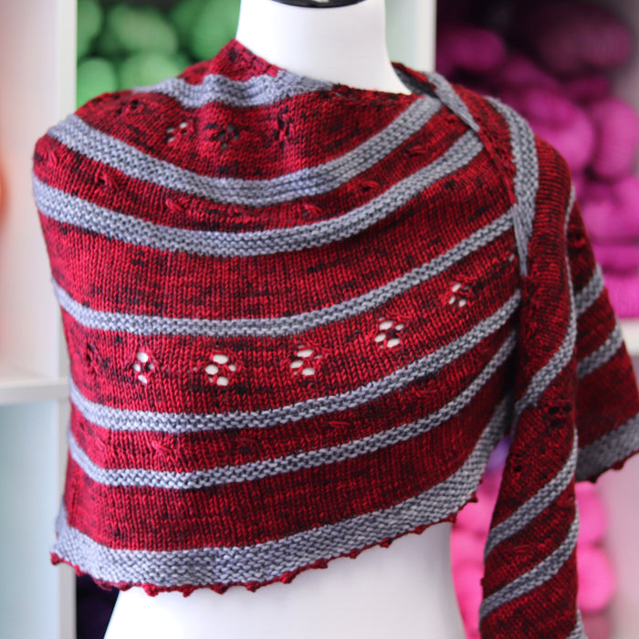 Besos Shawl (kit) by Lauren Slagle (lolodidit)