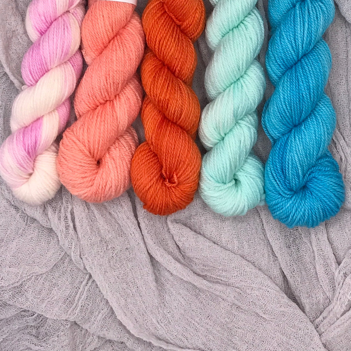 Brighten Up MKAL Cowl by Paper Daisy Creations (Lisa Ross) KIT