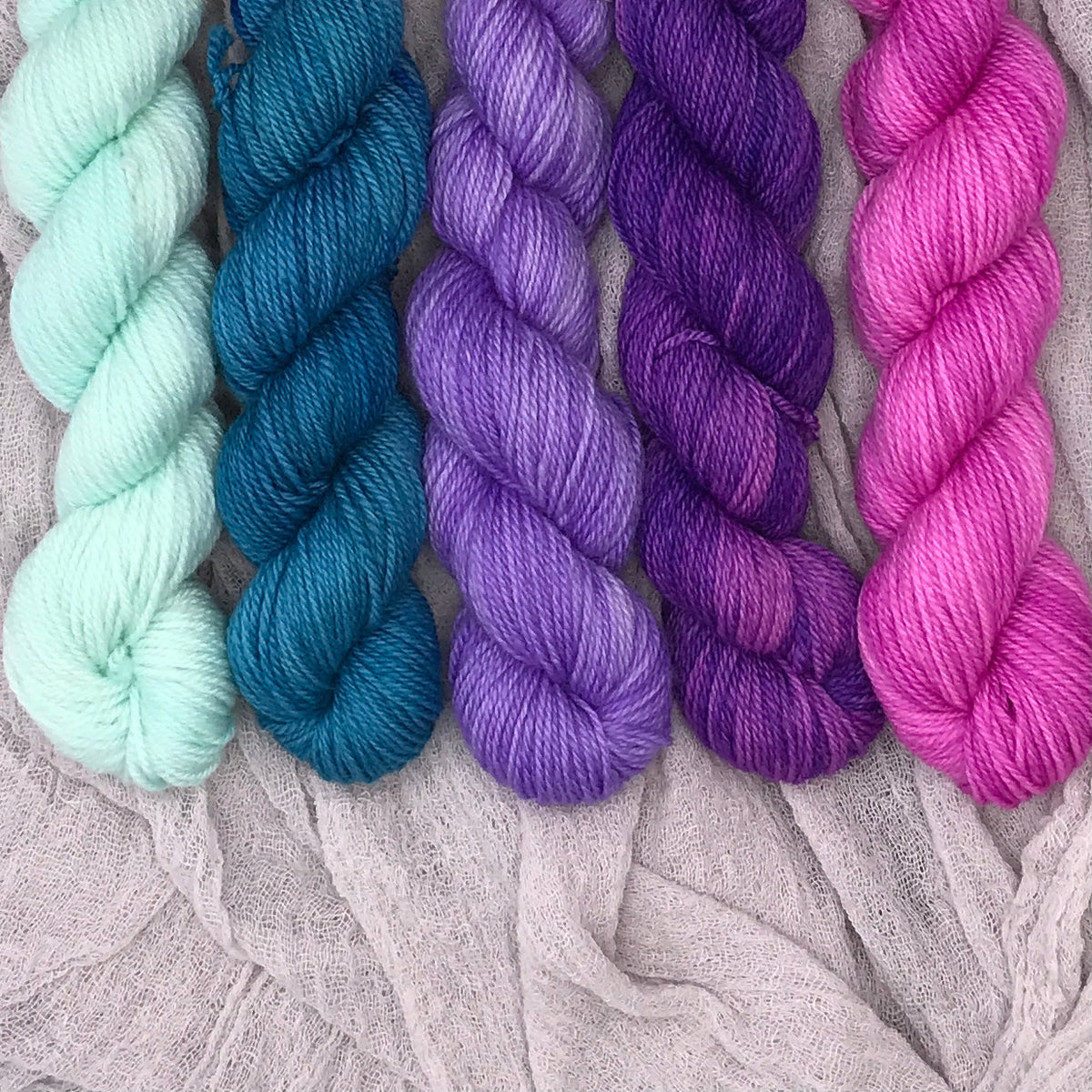 Brighten Up MKAL Cowl by Paper Daisy Creations (Lisa Ross) KIT