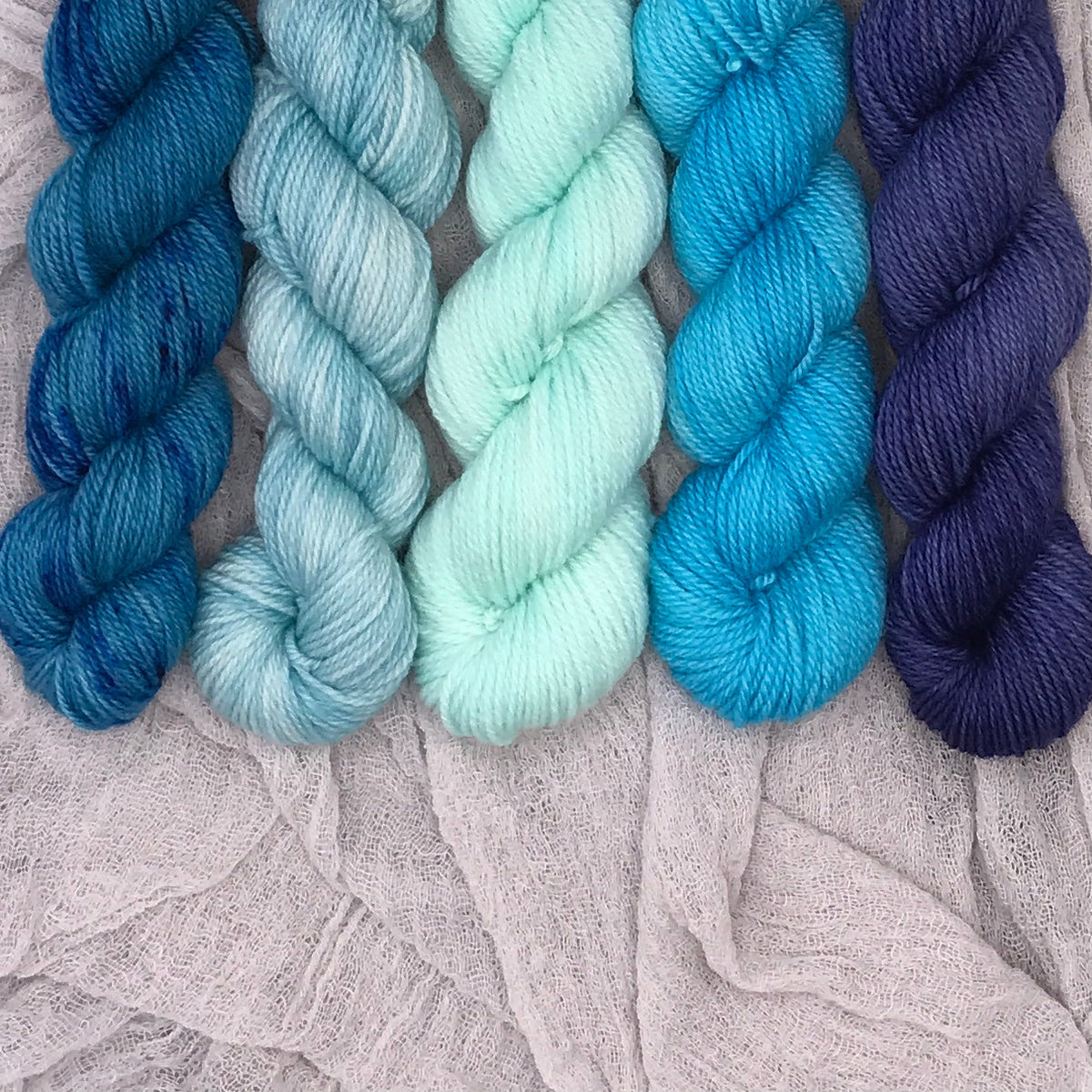 Brighten Up MKAL Cowl by Paper Daisy Creations (Lisa Ross) KIT