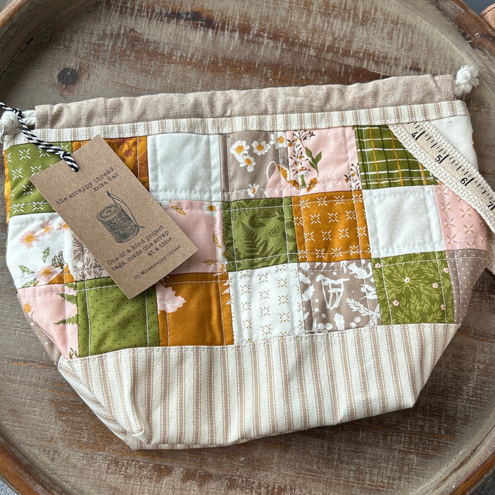 Draw Sack Project Bag - No. 16 - the Scrappy Thread by Erika Hall