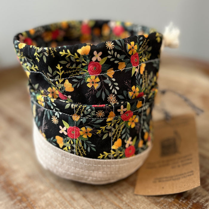 Ball Sack Project Bag - No.8 - the Scrappy Thread by Erika Hall