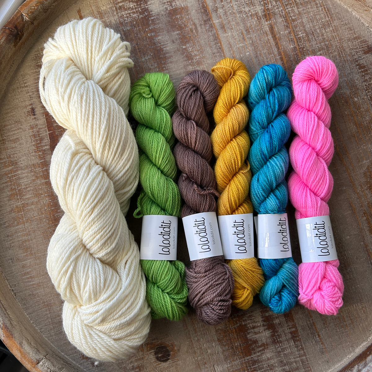 Flock of Flamingos Cowl by Tellybean Knits - Stephanie Lotven KIT