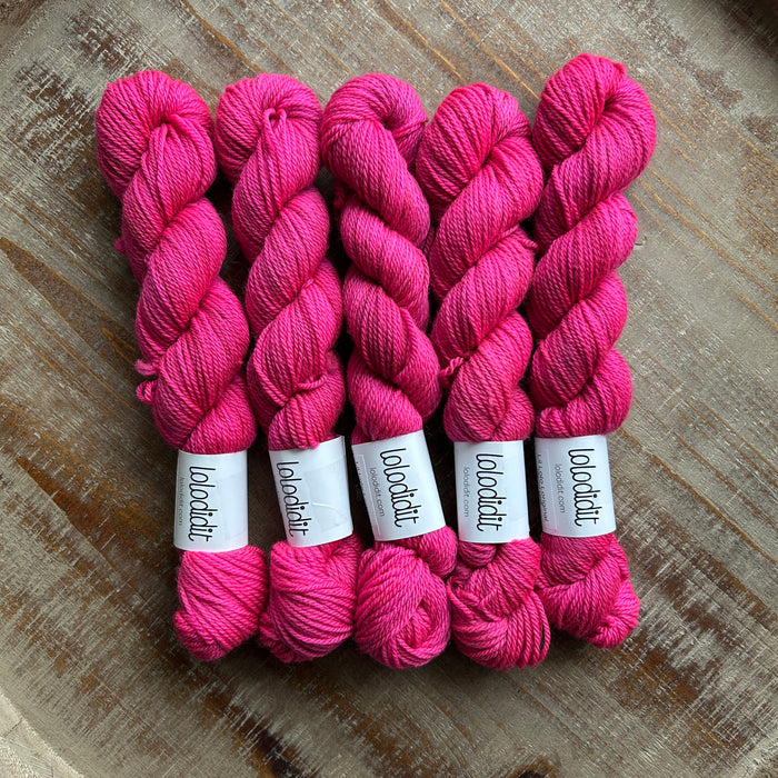 Princess Dianthus - Lil Lolo Loriginal - Tonal