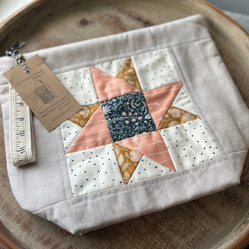 Zip Sack Project Bag - No. 1 - the Scrappy Thread by Erika Hall