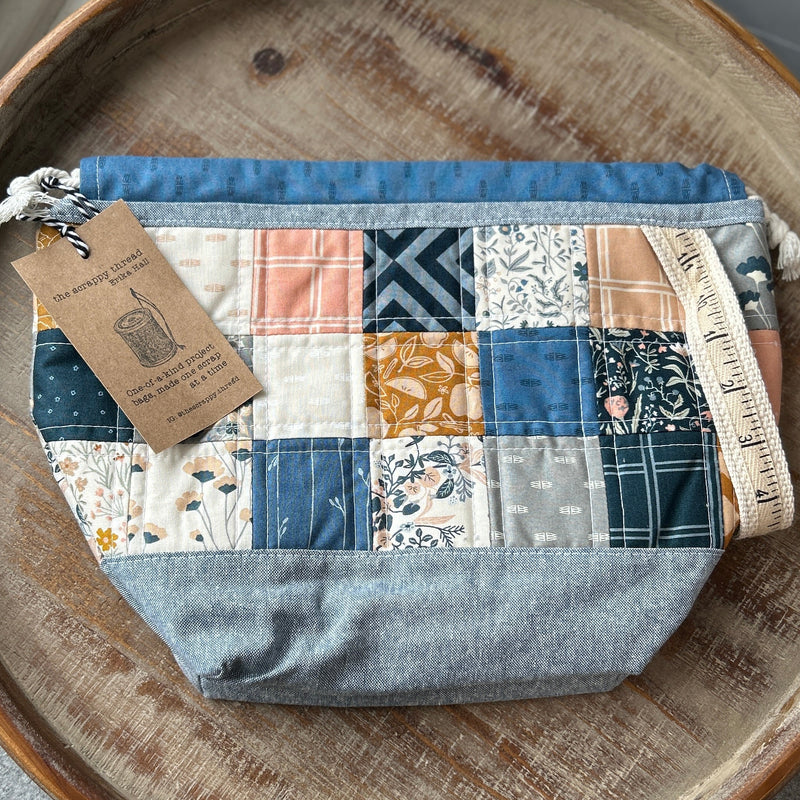 Draw Sack Project Bag - No. 10 - the Scrappy Thread by Erika Hall