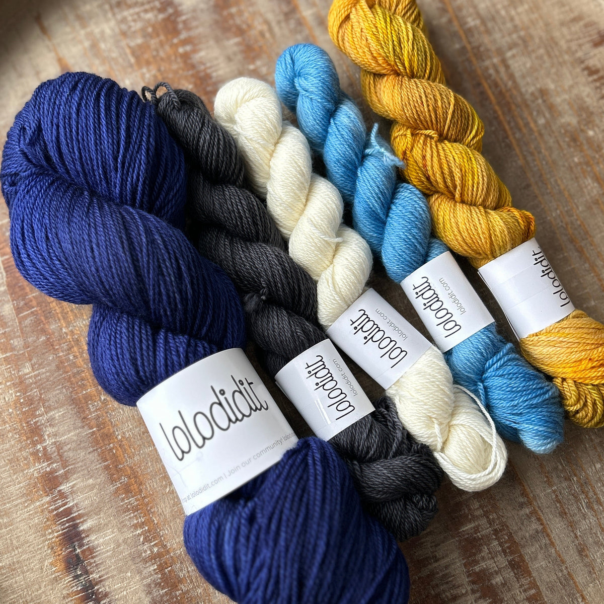 Step Into Christmas SOCKS by Paper Daisy Creations, Lisa Ross KIT