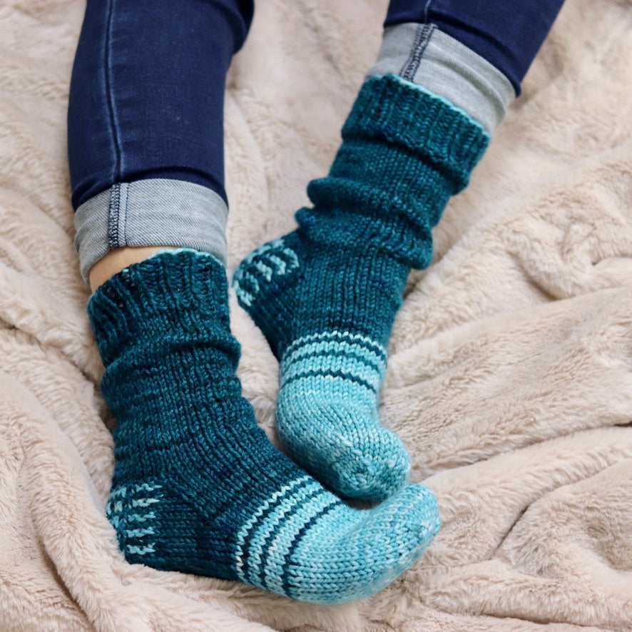 Bulkylicious Slipper Socks (kit) by Lauren Slagle (lolodidit)