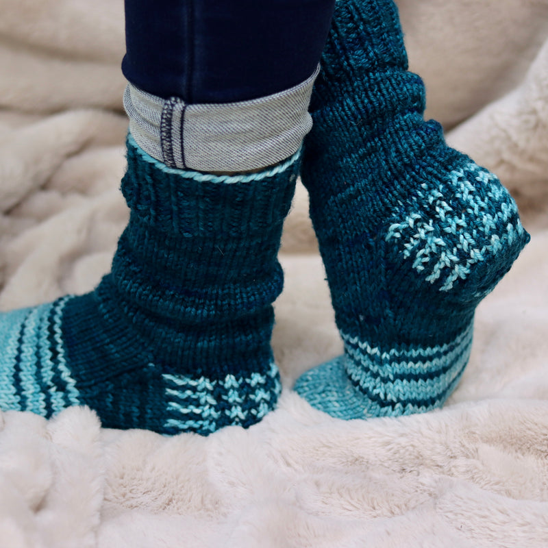 Bulkylicious Slipper Socks (kit) by Lauren Slagle (lolodidit)