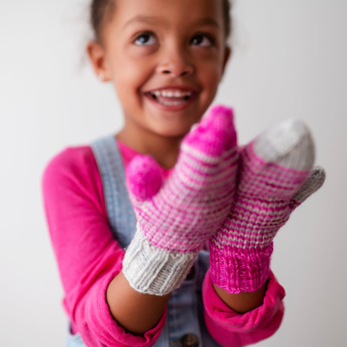 Little Eliza Mittens (kit) by Lauren Slagle (lolodidit)